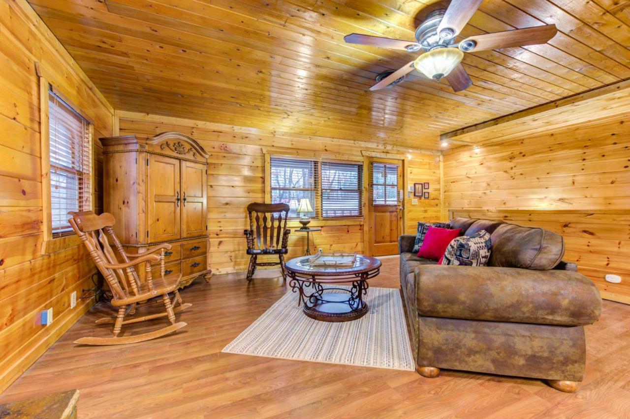 ピジョンフォージ Country Oaks Cabinヴィラ エクステリア 写真