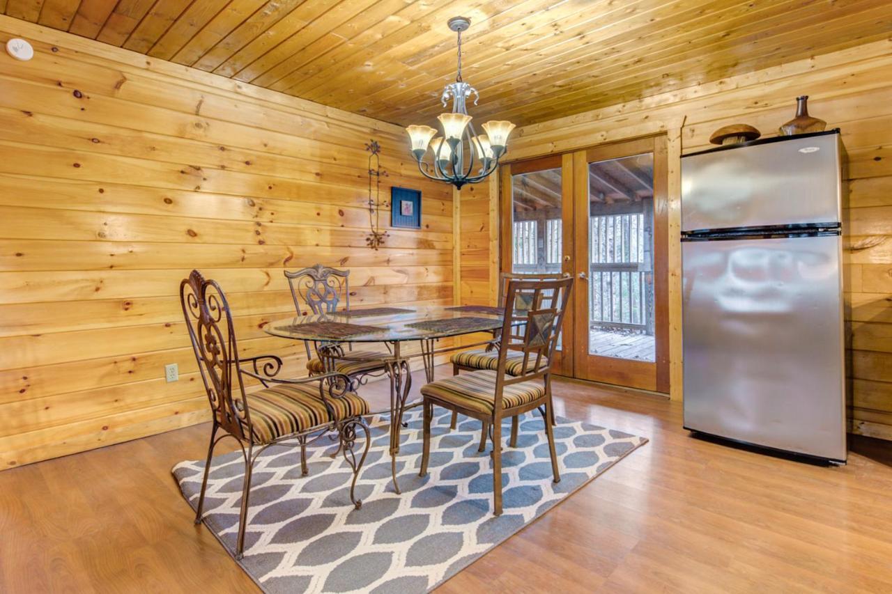 ピジョンフォージ Country Oaks Cabinヴィラ エクステリア 写真