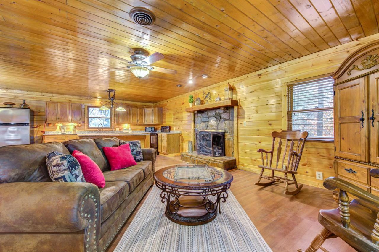 ピジョンフォージ Country Oaks Cabinヴィラ エクステリア 写真